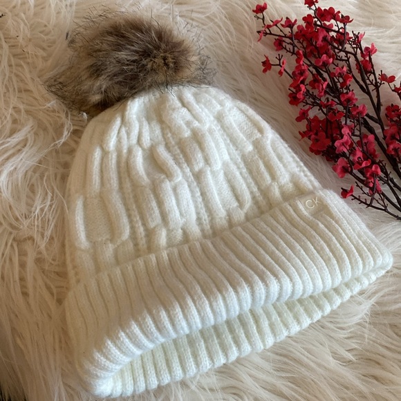 Calvin Klein knitted hat - Picture 1 of 12